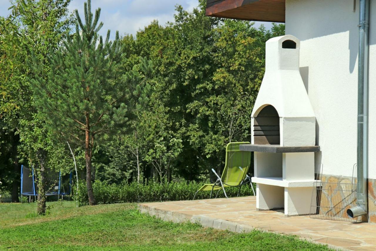 Sinjirite Complex Hotel เอเลนา ภายนอก รูปภาพ