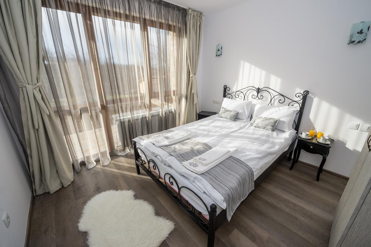 Sinjirite Complex Hotel เอเลนา ภายนอก รูปภาพ